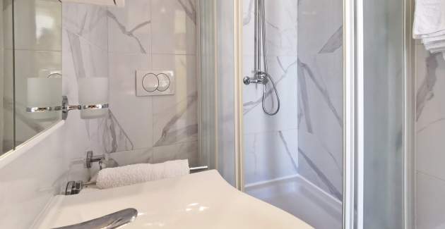 Apartment Devcic – 40 m from Sea