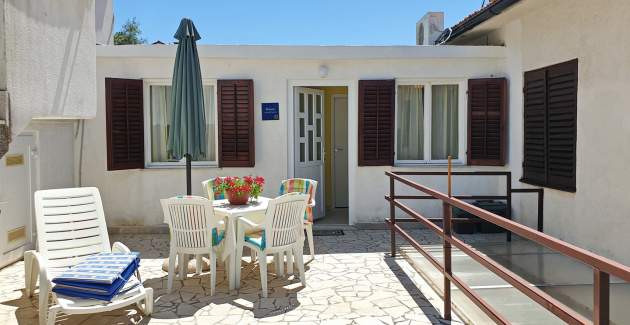 Apartment Devcic – 40 m from Sea