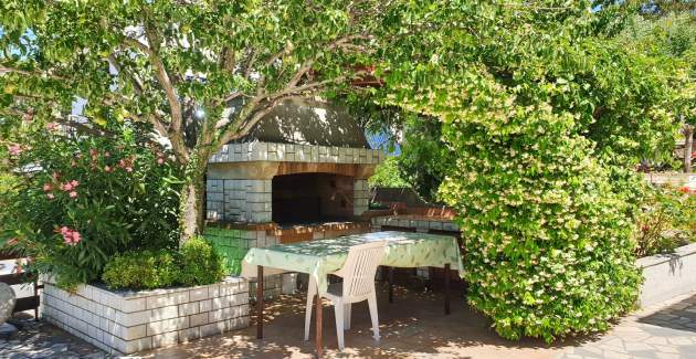 Apartment Devcic – 40 m from Sea