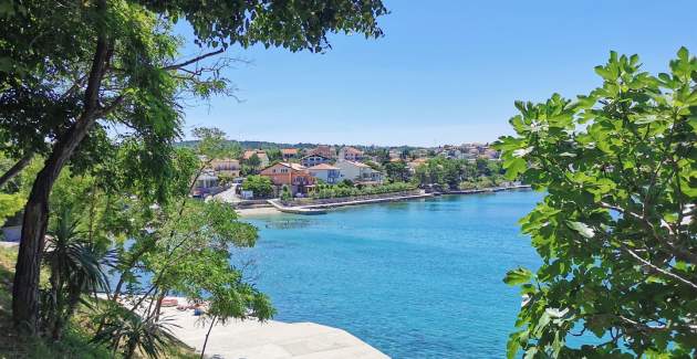 Apartment Devcic – 40 m from Sea