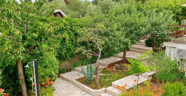 Apartment Devcic – 40 m from Sea