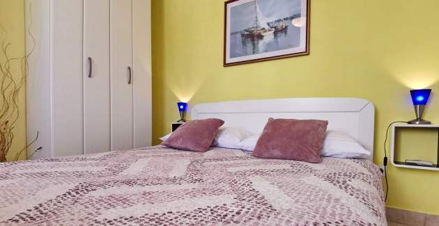 Apartment Devcic – 40 m from Sea