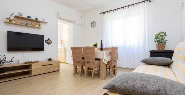 Apartment Andjelko – Sea View, 60 m from Sea