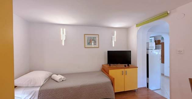 Apartment Beakovic – 40 m from the Sea