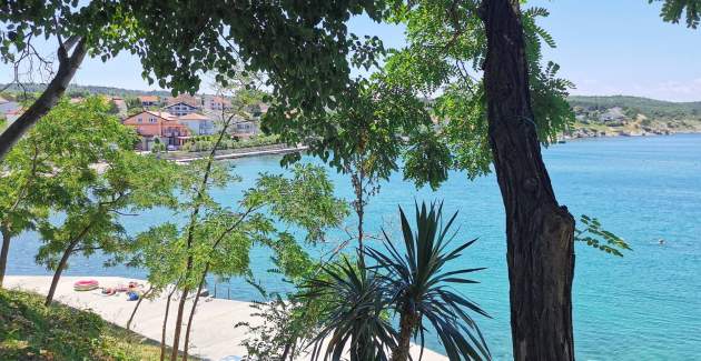 Apartment Beakovic – 40 m from the Sea