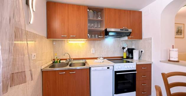 Apartment Beakovic – 40 m from the Sea