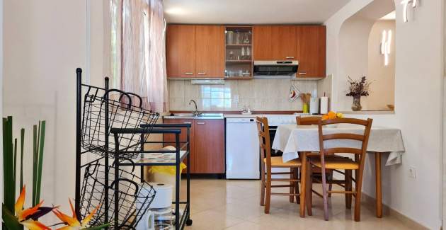 Apartment Beakovic – 40 m from the Sea