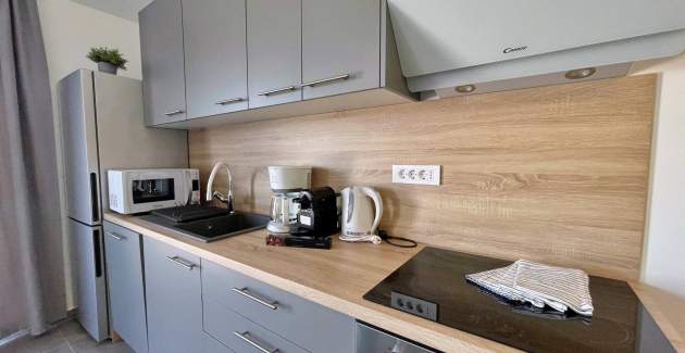 Luxury Apartment Bonum 1 – Sea View & Balcony