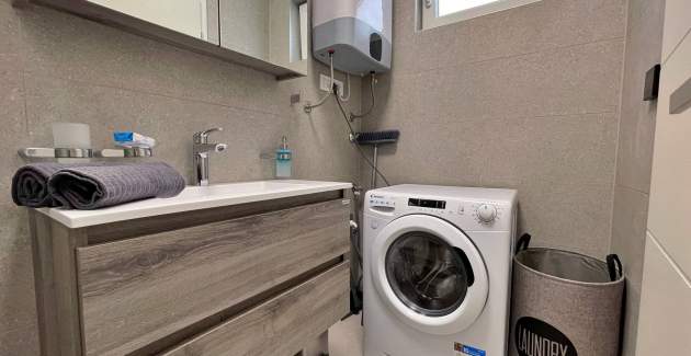 Luxury Apartment Bonum 1 – Sea View & Balcony