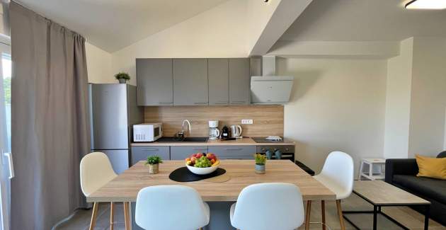 Luxury Apartment Bonum 1 – Sea View & Balcony