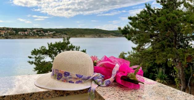 Apartment Tiha Lili 4 – 10 m from Beach, Sea View