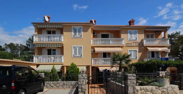 Apartment Tiha Lili 1 – 10 m from Beach, Sea View