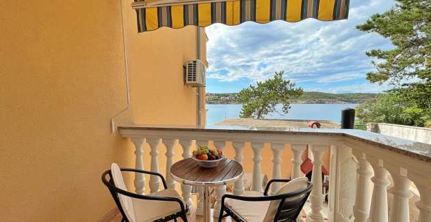 Apartment Tiha Lili 2 – 10 m from the Beach, Sea View