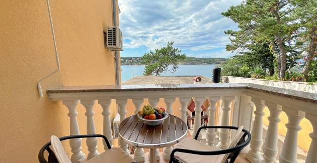 Apartment Tiha Lili 2 – 10 m from the Beach, Sea View