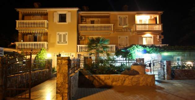 Apartment Tiha Lili 3 – 10 m from the Beach, Sea View