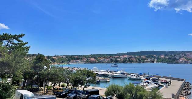 Apartment Tiha Lili 3 – 10 m from the Beach, Sea View