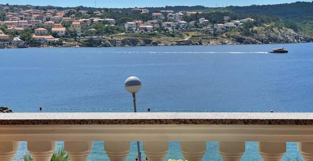 Apartment Tiha Lili 3 – 10 m from the Beach, Sea View