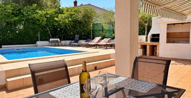 Apartment Zeljko A2 with Pool