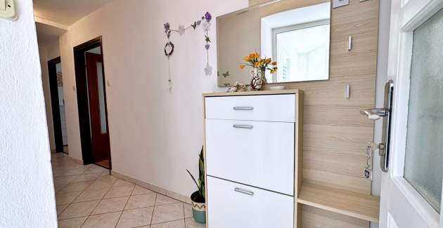 Apartment Car – 90 m from the Sea