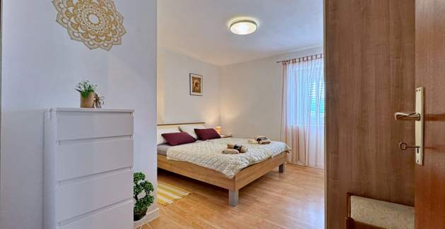 Apartment Car – 90 m from the Sea