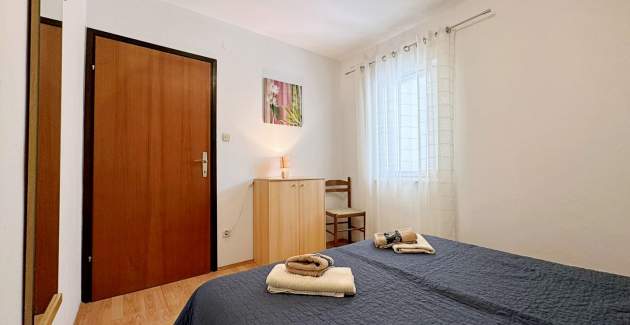 Apartment Car – 90 m from the Sea