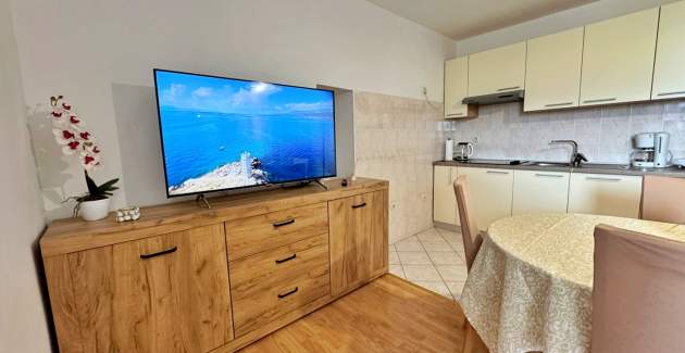 Apartment Car – 90 m from the Sea