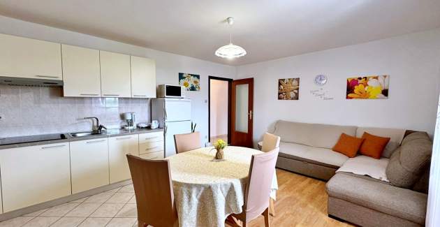 Apartment Car – 90 m from the Sea