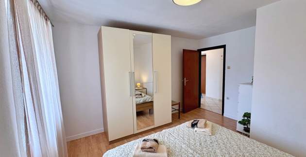 Apartment Car – 90 m from the Sea