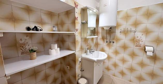 Apartment Car – 90 m from the Sea