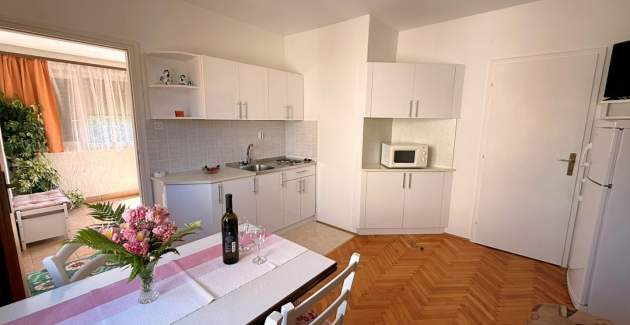 Apartment Dragica A2 – Sea View and Balcony