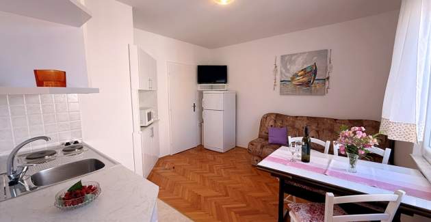 Apartment Dragica A2 – Sea View and Balcony