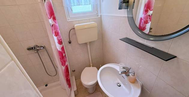 Apartment Dragica A2 – Sea View and Balcony