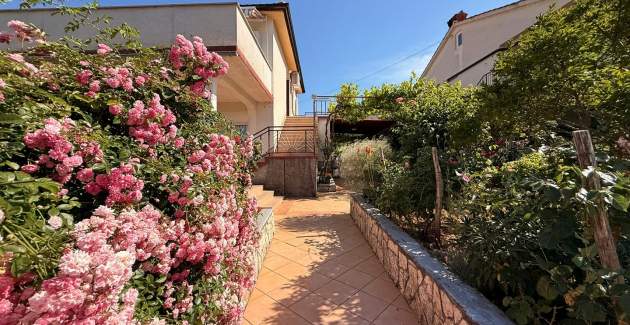Apartment Dragica A2 – Sea View and Balcony