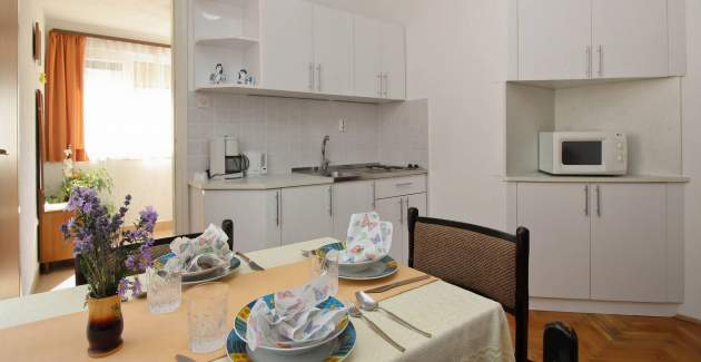 Apartment Dragica A2 – Sea View and Balcony