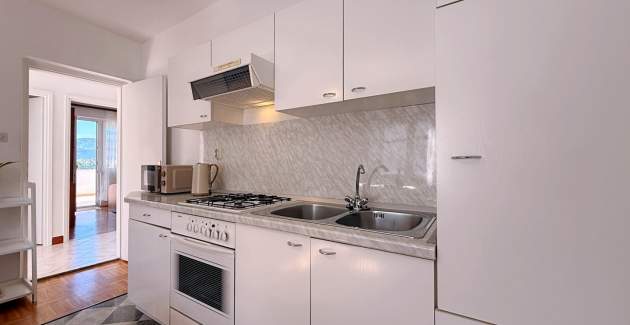 Apartment Dragica A4 – Sea View and Balcony