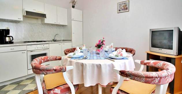 Apartment Dragica A4 – Sea View and Balcony