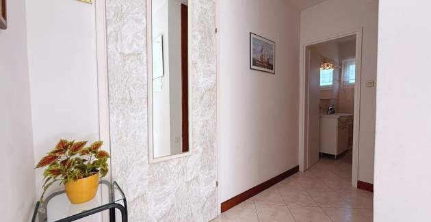 Apartment Dragica A4 – Sea View and Balcony