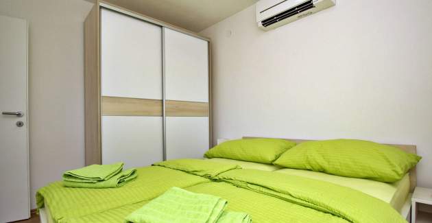 Appartamento Ivo 2 – Vista mare, vicino alla spiaggia