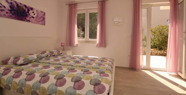 Apartment Kristijan – Seafront & Sea View