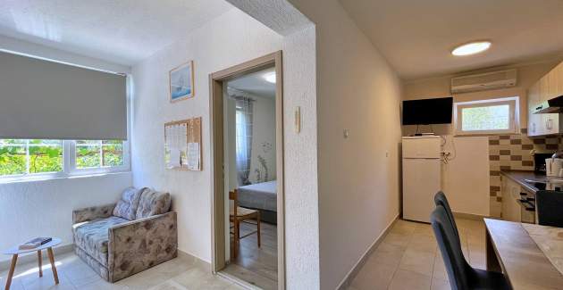 Apartman Mara A4 – terasa i pogled na vrt