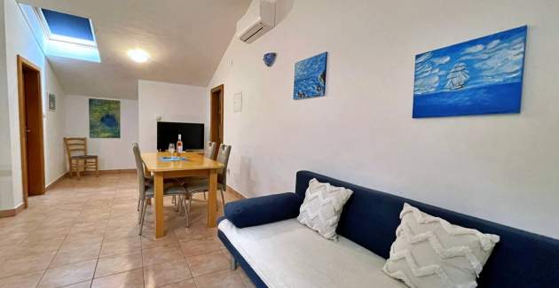 Apartment Neptun 4 – Attic, 20 m from Sea