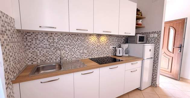 Apartman Nevenka P. – pogled more, 130 m od mora