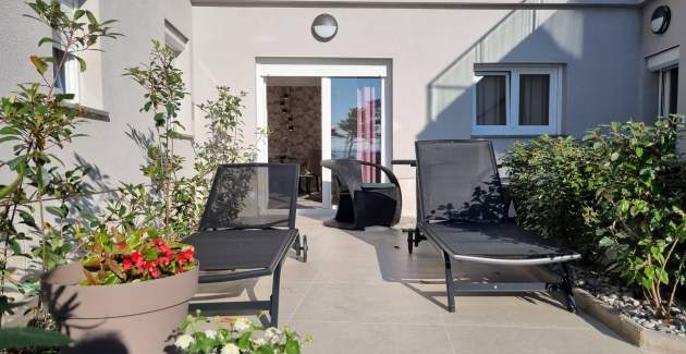 Appartamento Punta Silo B3 – piscina e vista mare