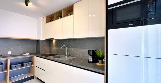 Appartamento Punta Silo A10 – piscina e vista mare