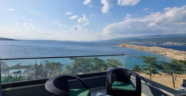 Appartamento Punta Silo A8 – piscina e vista mare