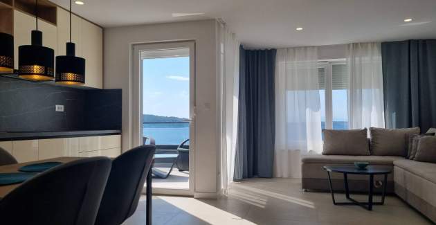 Appartamento Punta Silo B8 – piscina e vista mare