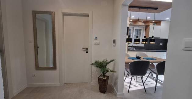 Appartamento Punta Silo B8 – piscina e vista mare