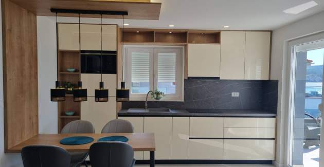 Appartamento Punta Silo B8 – piscina e vista mare