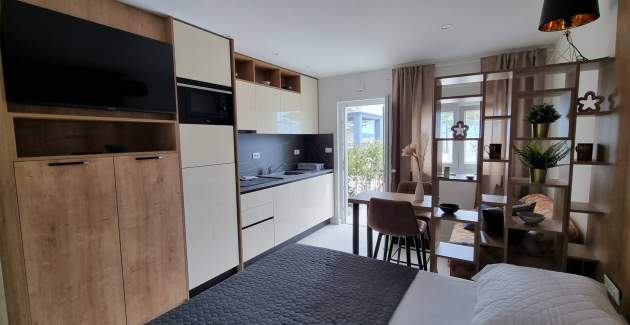 Monolocale Punta Silo A4 – Piscina e vista mare