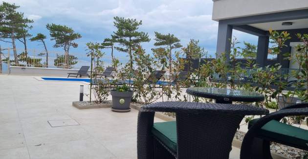 Monolocale Punta Silo A4 – Piscina e vista mare